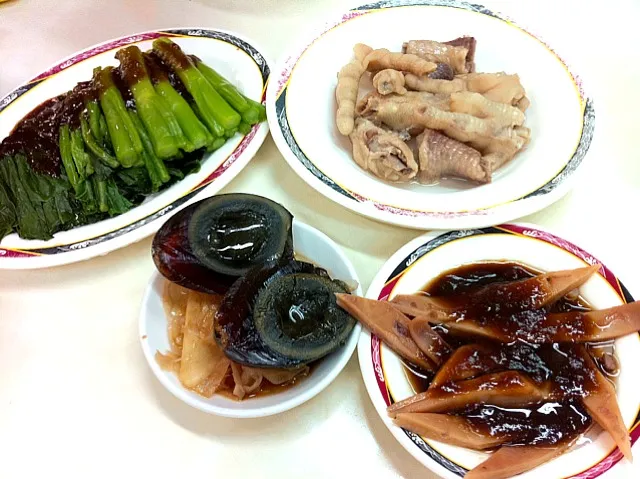 蠔油介蘭菜＋白汁鳳爪＋子薑皮蛋＋蠔油魷魚|莫瀚さん