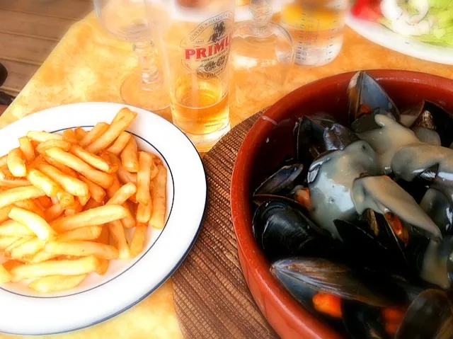 Moules-Frites à volonté ムール貝とフライポテト食べ放題|son kichuhさん