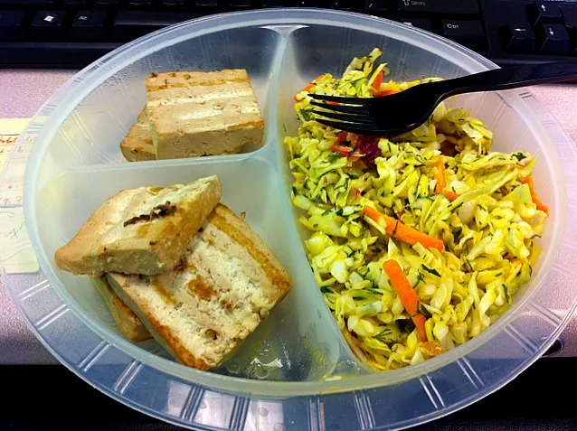 tofu steaks and coleslaw|Natali Paunovicさん