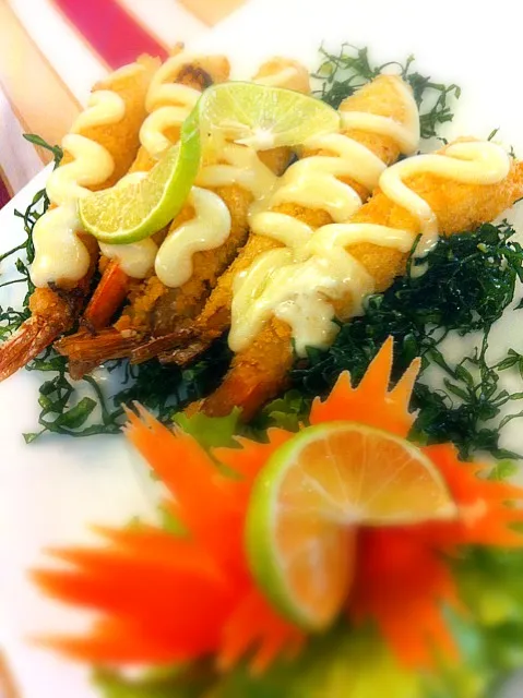 Snapdishの料理写真:shrimp crusting fried with lemon sauce|Smileyさん