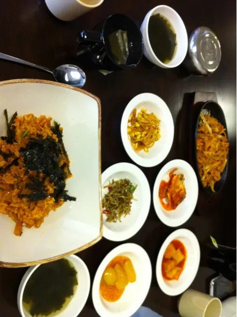 kimchi fried rice with side dishes|Sit Hwee Leeさん