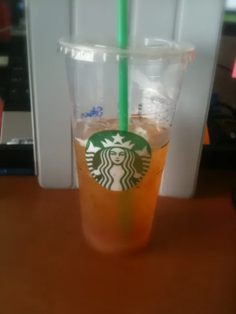 trenta iced tea... i needed that.|steven tomさん