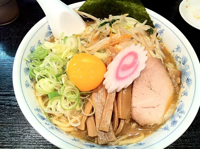 六本木・大勝軒まるいちにて、野菜ラーメン＋生玉子|TonyYamadaさん