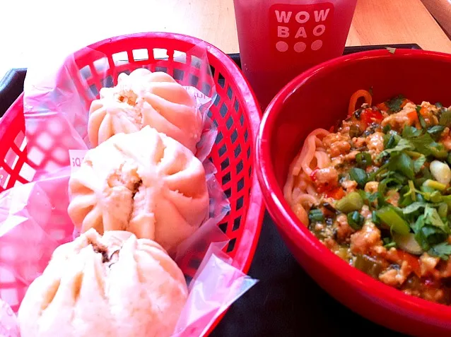 steamed buns & lo mein|Cindyさん