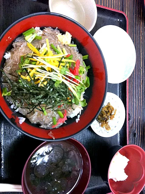 Snapdishの料理写真:生しらす丼|大久保佑華さん