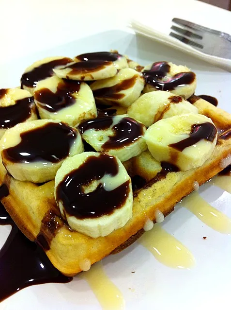 bro's banana waffle|Sara Kyeさん