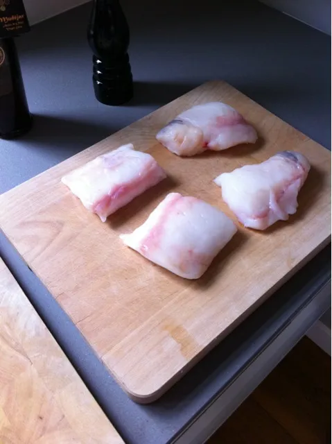 monkfish with sun dried tomatoes, basil, garlic and parma ham|hubert rothさん