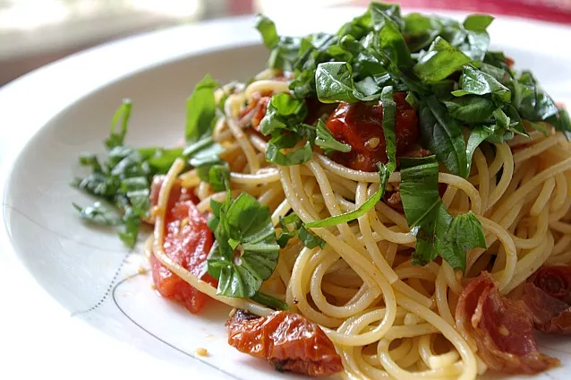 aglio olio e pomodori e basilico|luciaさん