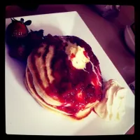 Snapdishの料理写真:Strawberries n cream pancakes.|Laurenさん