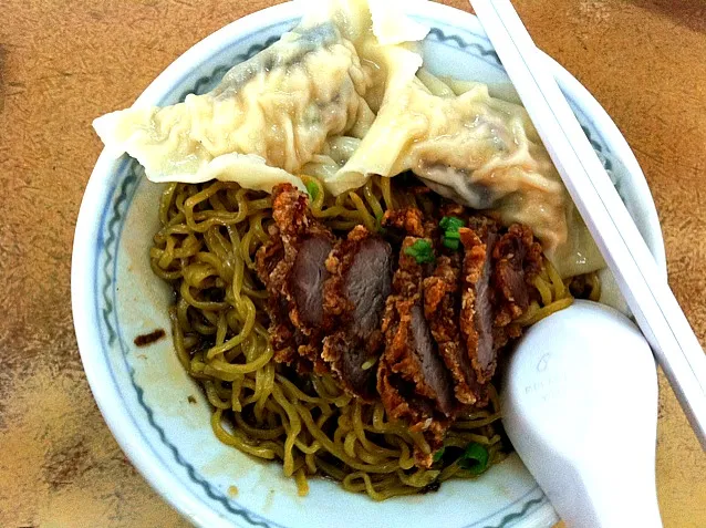 SDK spring noodle with century egg dumpling|インインさん