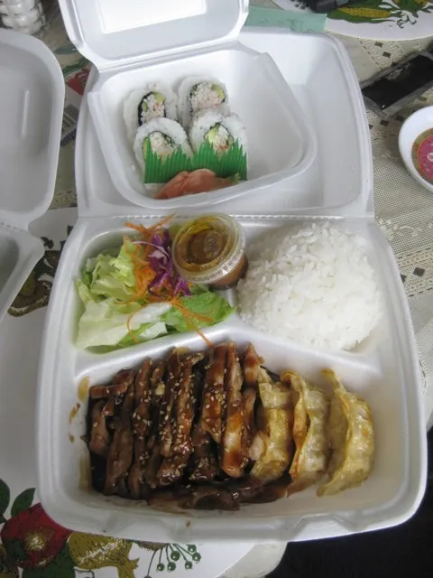 teriyaki chicken with cali rolls|Jen B.さん