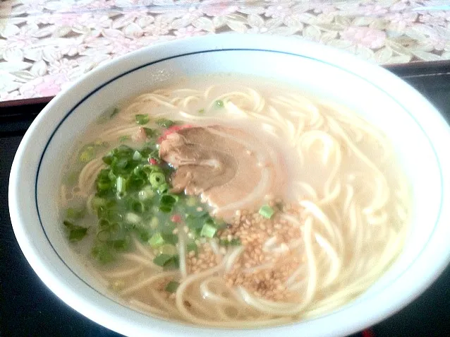 Snapdishの料理写真:博多ラーメン♪|秋竹朋子さん