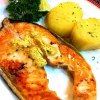 salmon steak with butterherb|moonさん