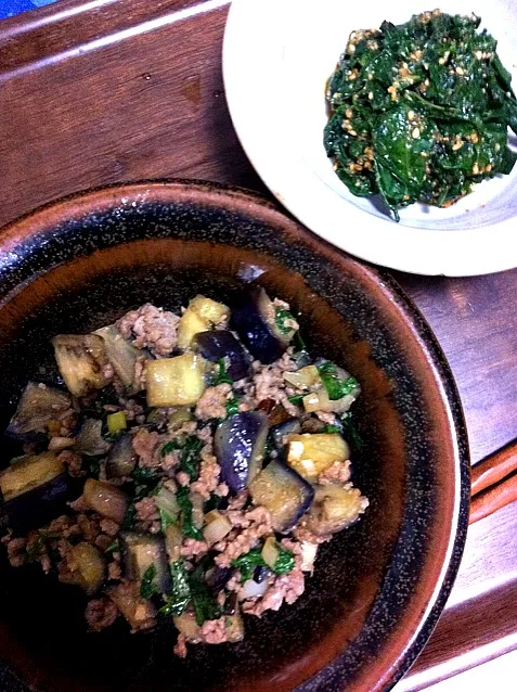 茄子とひき肉の醤油炒めandモロヘイヤ胡麻和え|チャンクミさん