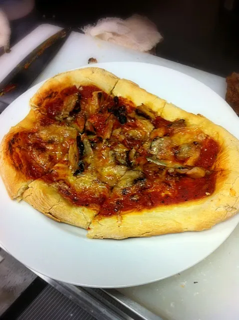 smoked chicken roasted peppers and fontina pizza|Chris Shannonさん