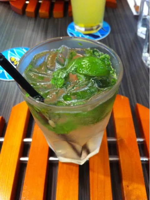 Mojito...|Eina Sherynaさん