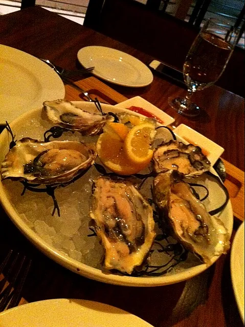 Raw Oysters!!!|neotwothreeさん