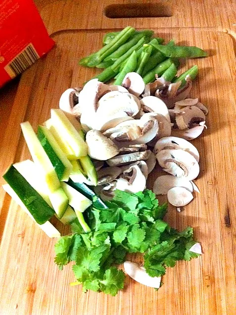 The fresh veg going into my Thai Green Curry.|Laurenさん