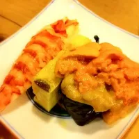 Snapdishの料理写真:Shrimp and sea urchin sushi|john vさん