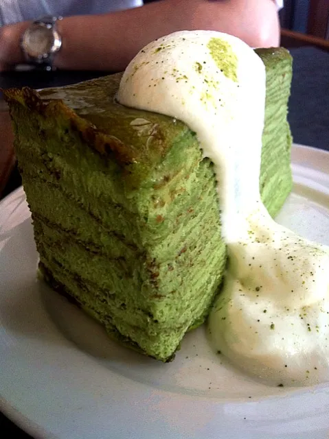 Matcha Mille Crepe|Chompoo Arunprasertkulさん