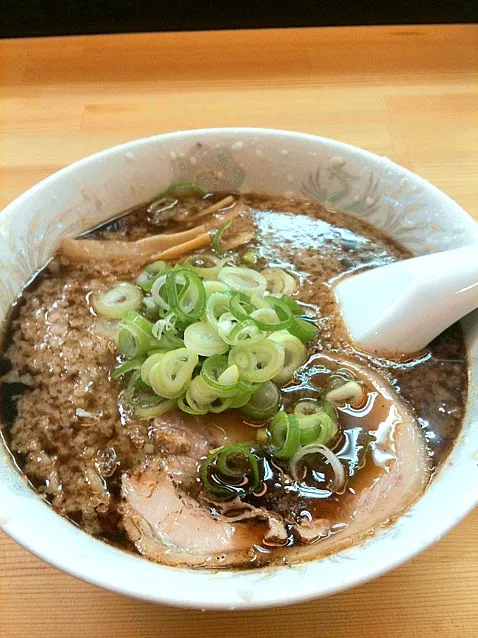 焦がしニンニク醤油ラーメン|碓井啓司さん