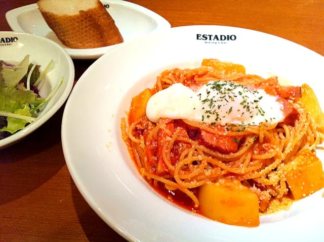 来週のパスタ  ベーコンとポテトのアラビアータ 温玉のっけ|前山としおさん