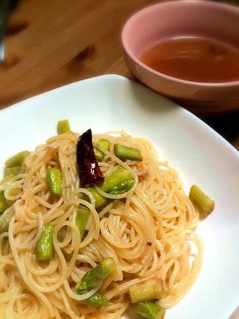 アスパラとアンチョビのペペロンチーノ|ちえさん