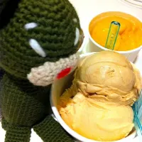 oliver having icecream...|tracy tiongさん