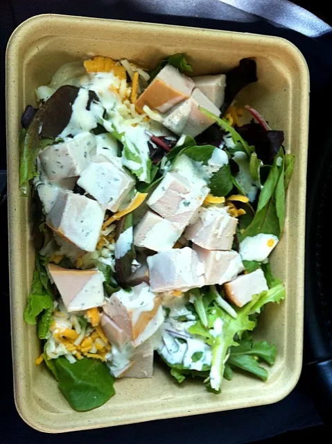 Salad w/ cubed turkey|Danyelle McBroomさん