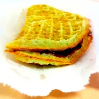 Waffle with blueberry filling|david ealdamaさん