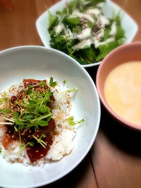 マグロのづけ丼 サラダ スーパー|ちえさん