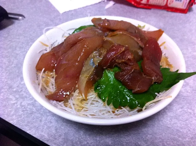 Snapdishの料理写真:まぐろのワサビ漬け丼|ちえさん