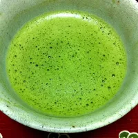 クリスピー抹茶クラッシック食べたすぎるけど、アイスはがまん。抹茶点てることにした。|michikoさん