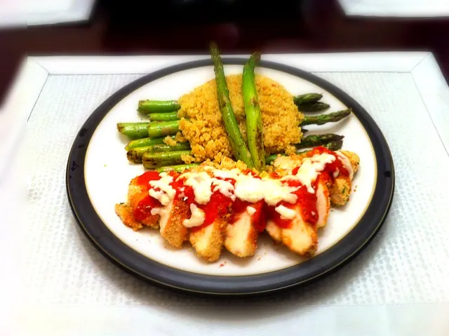 chicken parmesan with quinoa and asparagus|Basil Godevenosさん