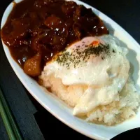 夏野菜たっぷりカレー、半熟卵のせ。|kiyamaさん