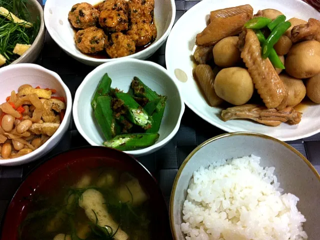 手羽中と里芋の煮物、鶏つくねなど|tomoさん