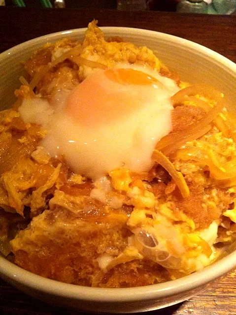 Snapdishの料理写真:チキンカツの卵とじ丼|kohei onoさん