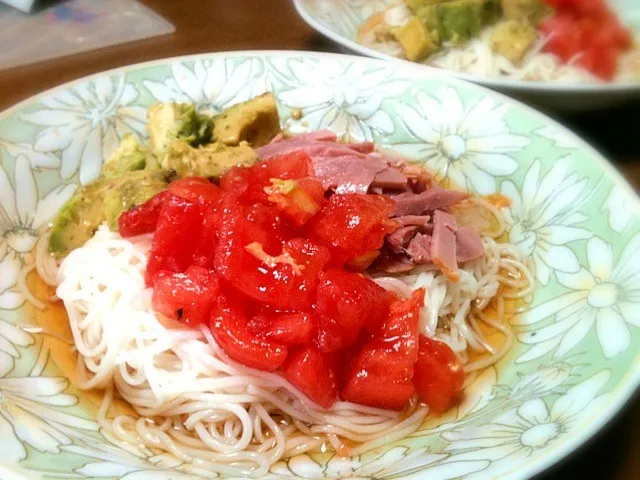 アボカドとトマトのぶっかけ素麺|白川紀子さん