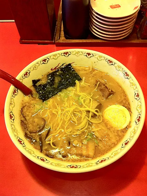 豚骨醤油ラーメン|tomozoさん