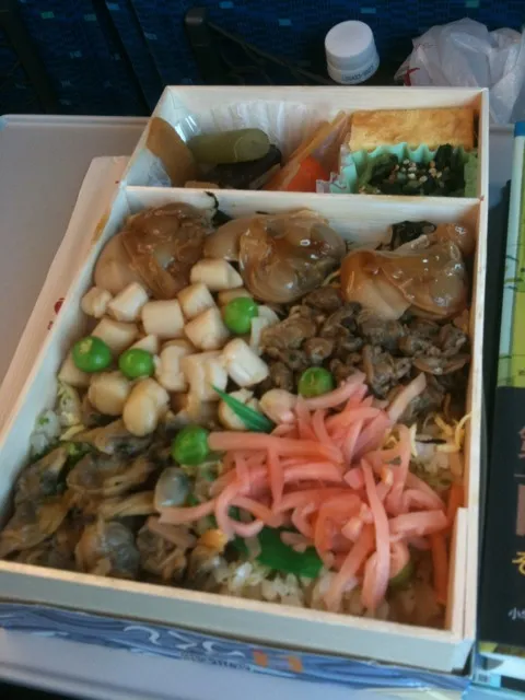 Snapdishの料理写真:品川名物 貝づくし弁当|matsuo34さん