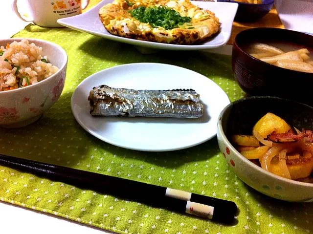 太刀魚の塩焼き ジャーマンポテト 炊き込みご飯 豆腐と卵のお好み焼き|みさっちゃんさん