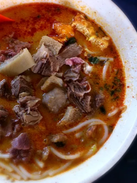 Mixed beef laksa with cockles|Jeremy Khooさん