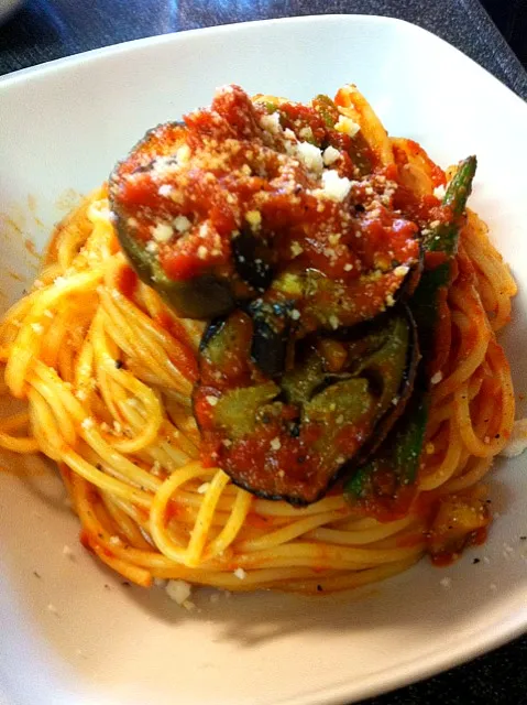 ナスとオクラのトマトソーススパゲッティ  tomatoe sauce spaghetti with eggplant and okura|Sakikoさん