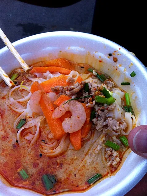 Snapdishの料理写真:トムヤムクンラーメン|まゅさん