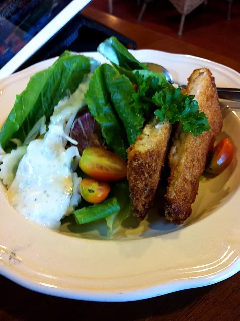 fish fired salad|Sikharin B.さん