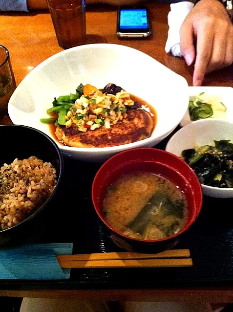 オーガニックランチ。豆腐ハンバーグ。1000円|kumaさん