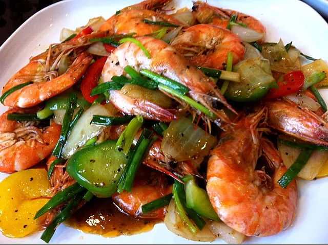 shrimp with black paper sauce|thanyathorn thammaさん