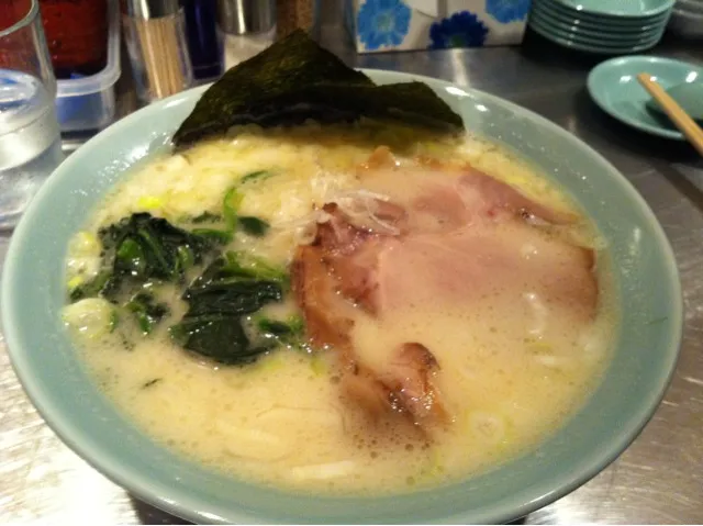 Snapdishの料理写真:塩 豚骨ラーメン|こがさん