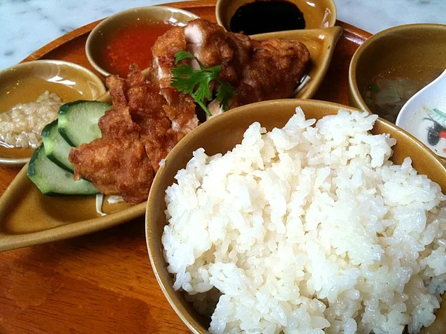 チキンライス 揚げ。ご飯がベタッとしちゃったのが残念。|a hosodaさん