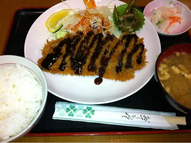 Snapdishの料理写真:チキンカツ定食|Tumaranさん